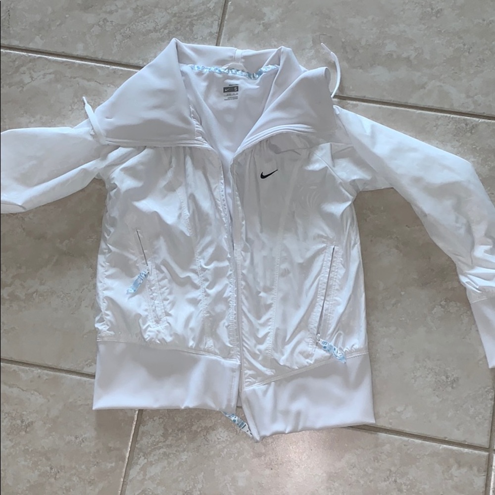 Nike Women’s Wind Breaker